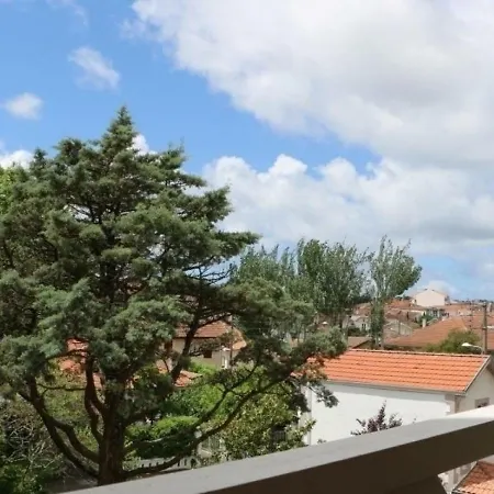 Apartment Les Pieds Dans L'eau By Interhome