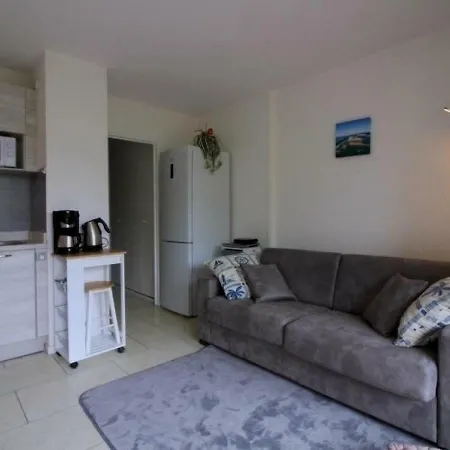 Les Pieds Dans L'eau By Interhome *