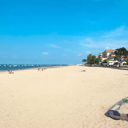 Les Pieds Dans L'eau By Interhome