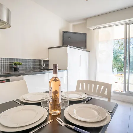 Les Pieds Dans L'eau By Interhome Apartamento