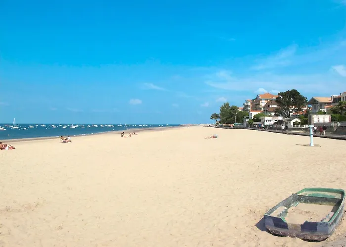 Les Pieds Dans L'eau By Interhome