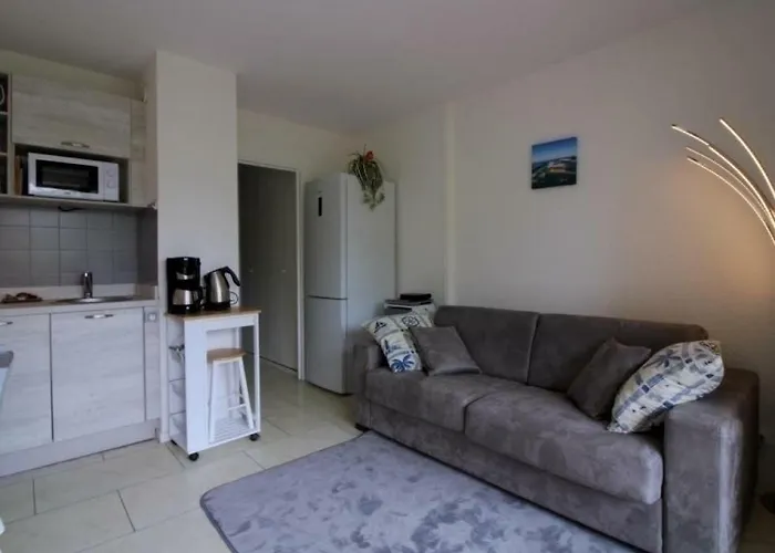 Les Pieds Dans L'eau By Interhome *